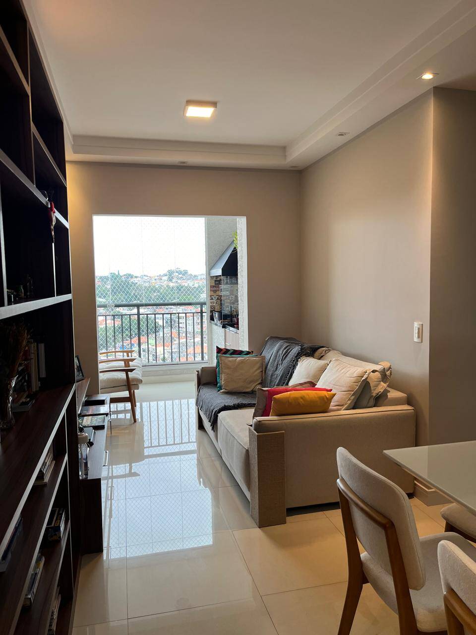 Apartamento à venda com 2 quartos, 60m² - Foto 2