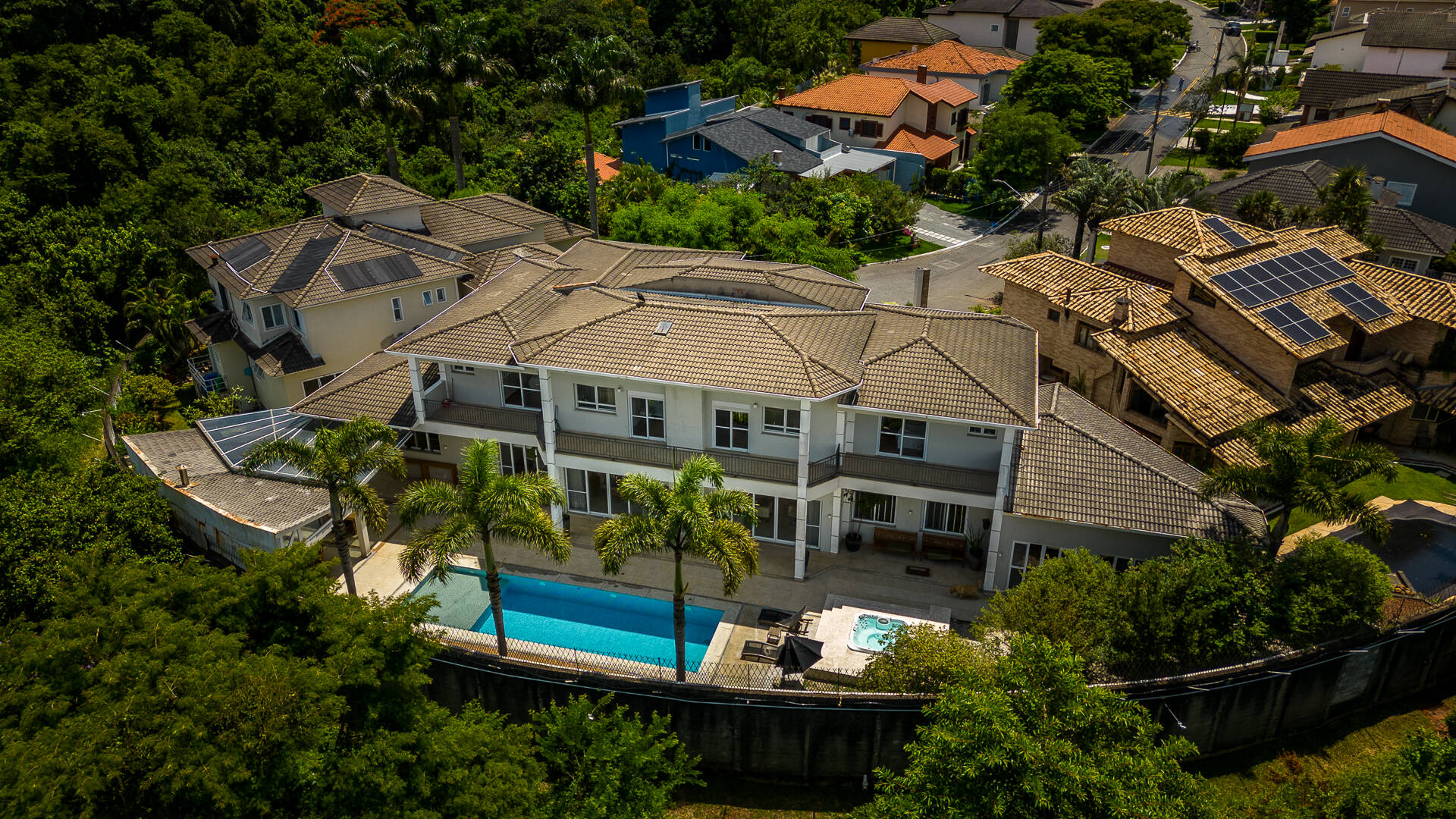 Casa de Condomínio à venda com 4 quartos, 790m² - Foto 57