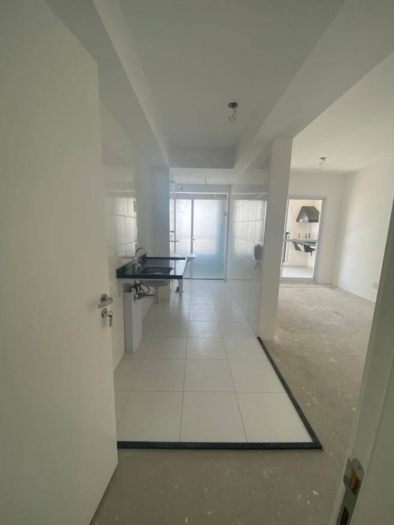 Apartamento à venda com 2 quartos, 67m² - Foto 1