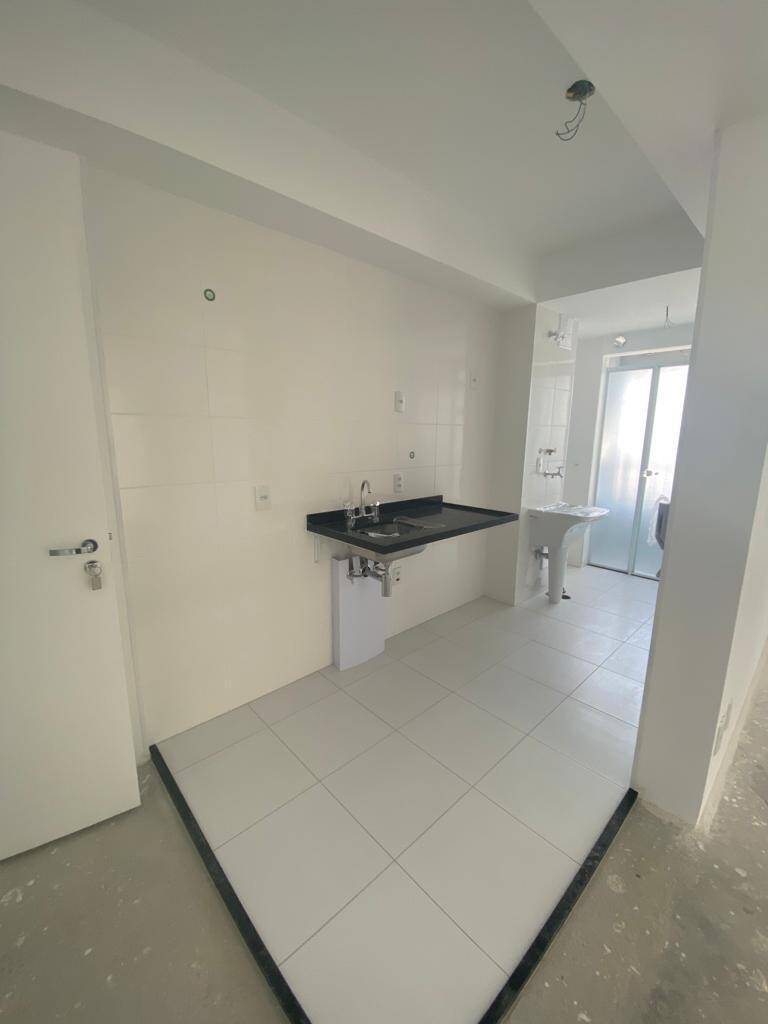 Apartamento à venda com 2 quartos, 67m² - Foto 3