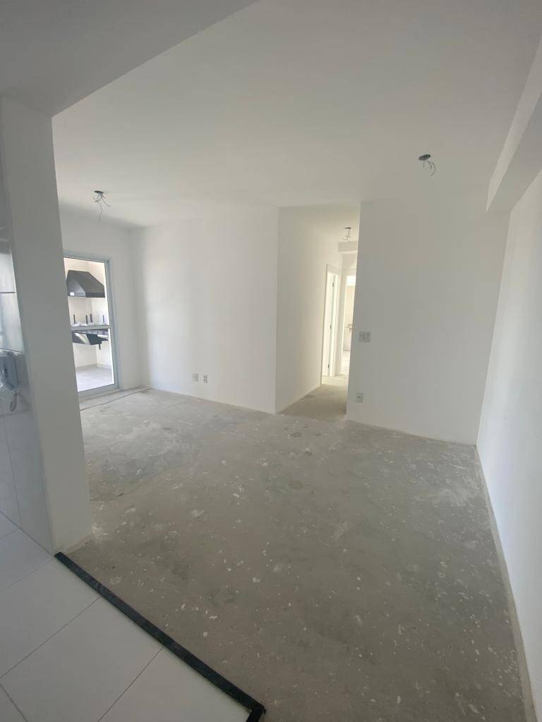 Apartamento à venda com 2 quartos, 67m² - Foto 4