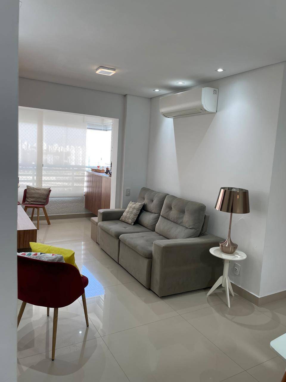 Apartamento à venda com 2 quartos, 67m² - Foto 2