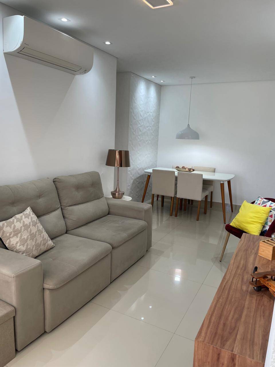 Apartamento à venda com 2 quartos, 67m² - Foto 3