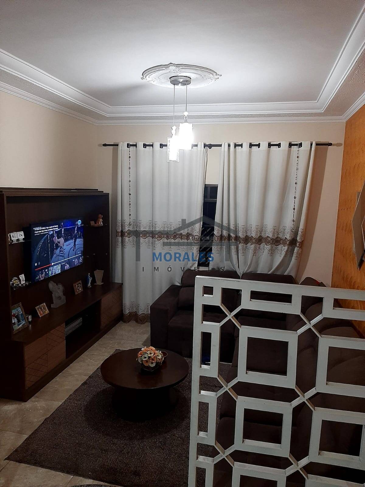 Casa à venda com 4 quartos, 250m² - Foto 2