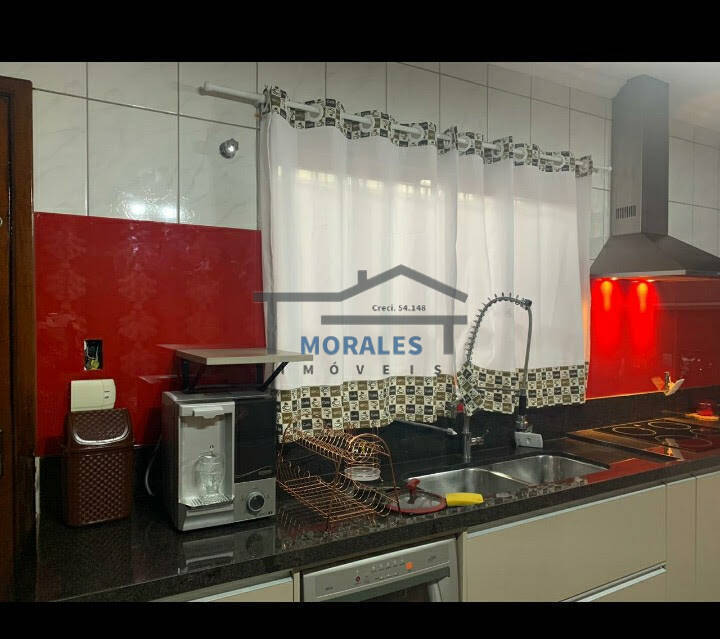 Casa à venda com 4 quartos, 250m² - Foto 5