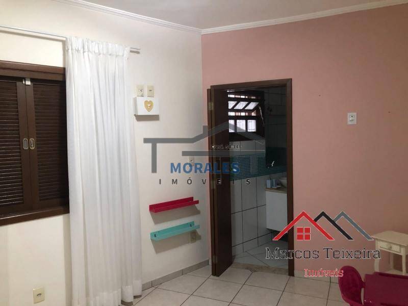 Casa à venda com 3 quartos, 200m² - Foto 13