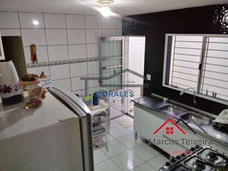 Casa à venda com 2 quartos, 140m² - Foto 5