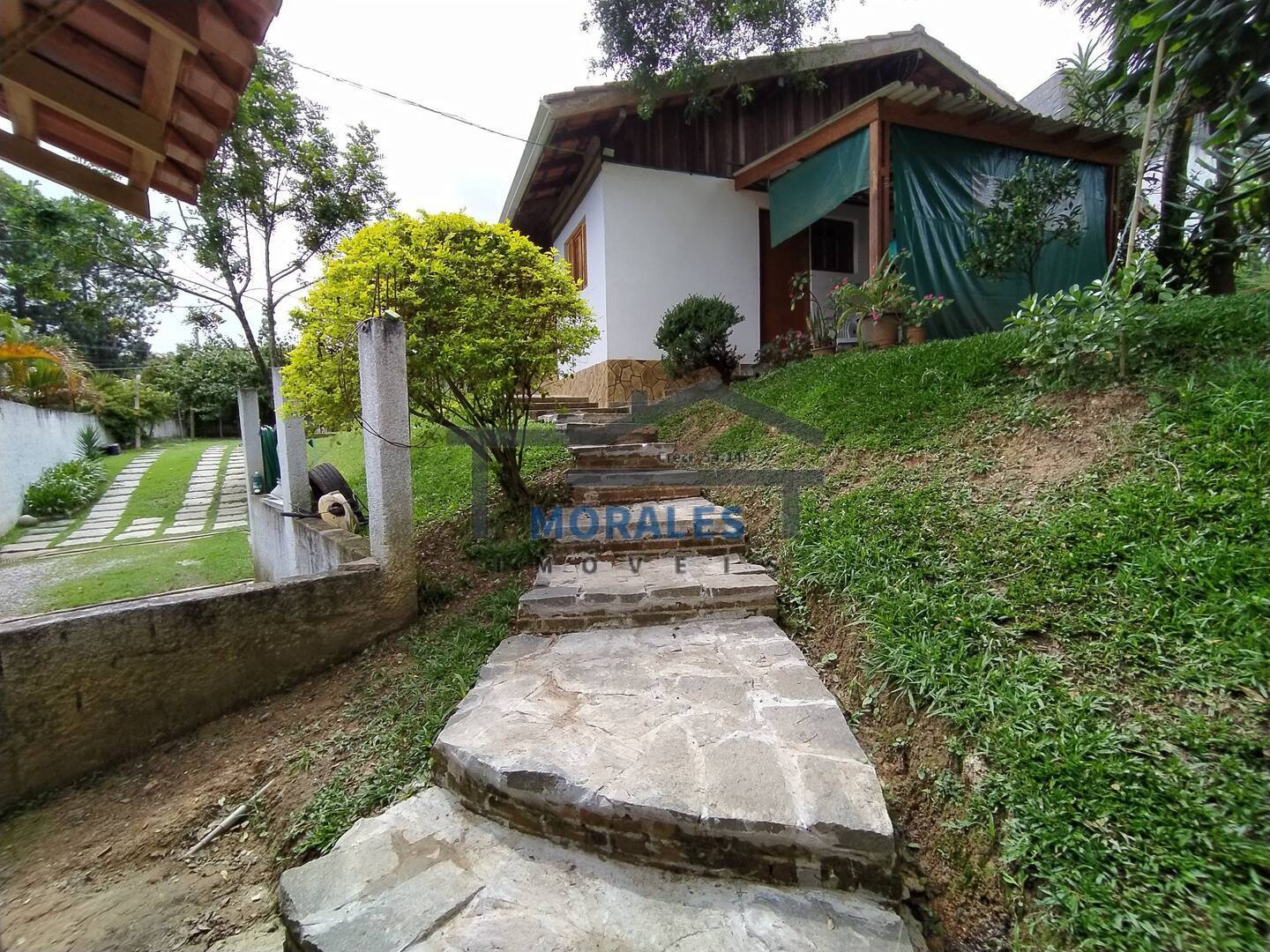 Casa à venda com 4 quartos, 200m² - Foto 2